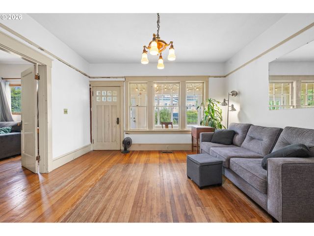 4590 LIEF ERIKSON Dr, Astoria, OR 97103