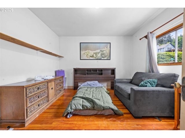 4590 LIEF ERIKSON Dr, Astoria, OR 97103