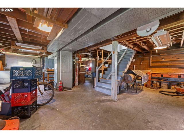 4590 LIEF ERIKSON Dr, Astoria, OR 97103