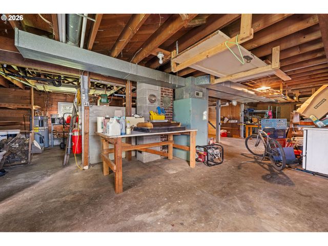 4590 LIEF ERIKSON Dr, Astoria, OR 97103