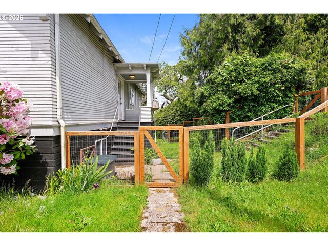 4590 LIEF ERIKSON Dr, Astoria, OR 97103