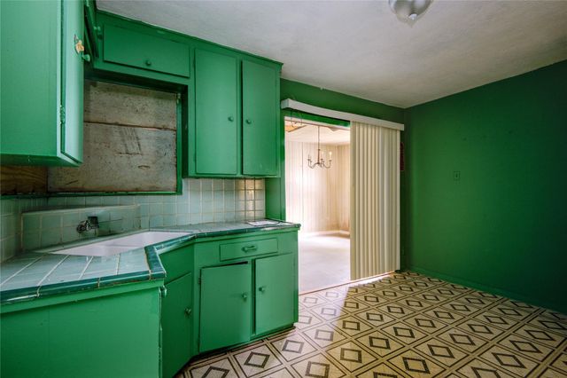 5306 Kenilwood Drive, Houston, TX 77033