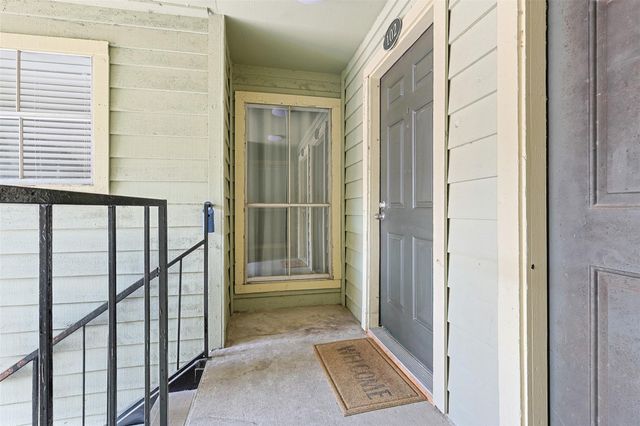 18800 Egret Bay Boulevard 102, Webster, TX 77058