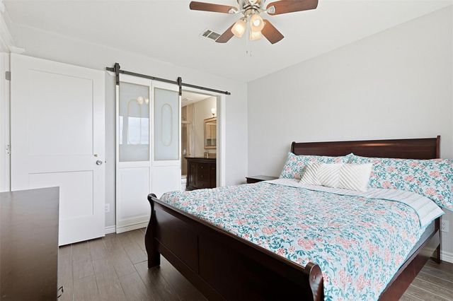 18800 Egret Bay Boulevard 102, Webster, TX 77058