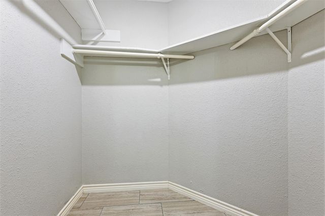 18800 Egret Bay Boulevard 102, Webster, TX 77058