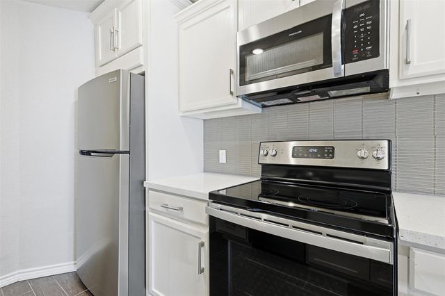 18800 Egret Bay Boulevard 102, Webster, TX 77058