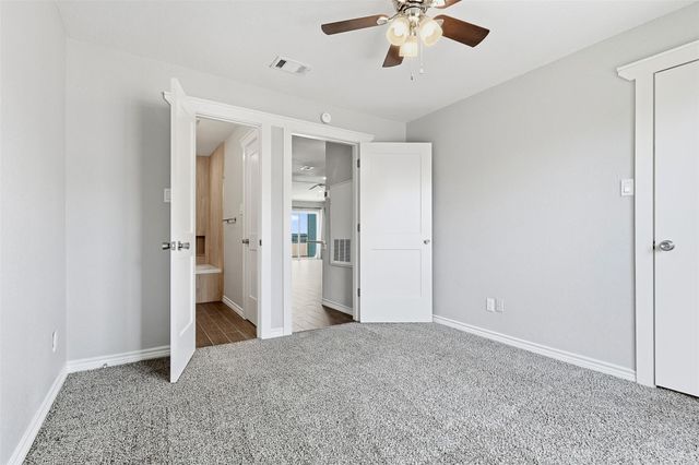 18800 Egret Bay Boulevard 102, Webster, TX 77058