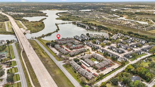 18800 Egret Bay Boulevard 102, Webster, TX 77058