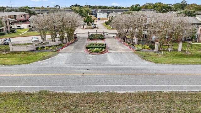18800 Egret Bay Boulevard 102, Webster, TX 77058