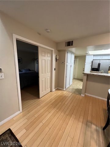 2752 Lodestone Drive, Las Vegas, NV 89117