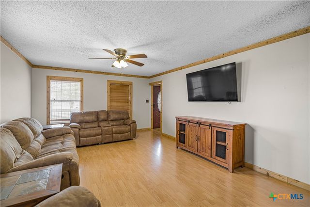 60 Ewing Road, Goliad, TX 77963