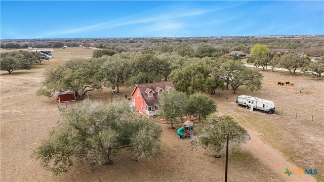 60 Ewing Road, Goliad, TX 77963