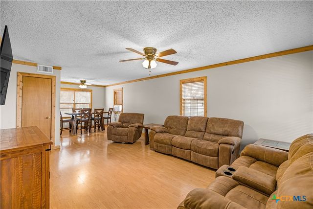 60 Ewing Road, Goliad, TX 77963