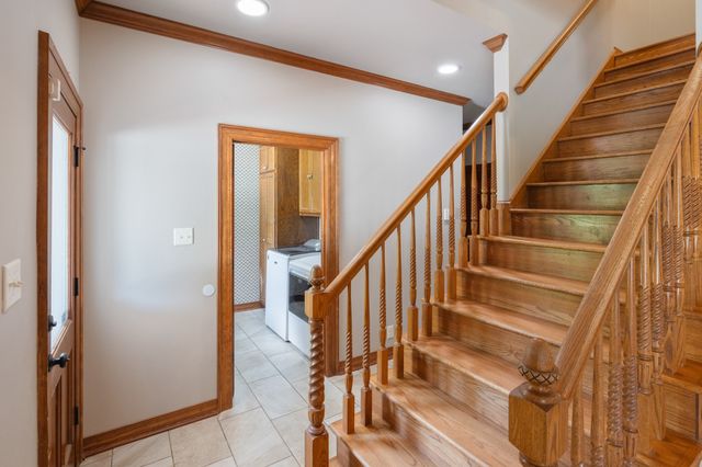 700 Dick Barry Ln, Lexington, TN 38351