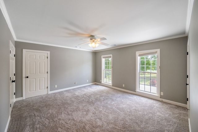 700 Dick Barry Ln, Lexington, TN 38351