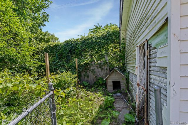 7738 Wykes Street, Detroit, MI 48210