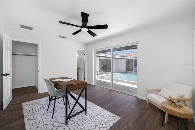 1228 76TH AVENUE N, St Petersburg, FL 33702