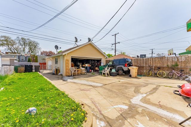 1909 Harvey Avenue, Berwyn, IL 60402