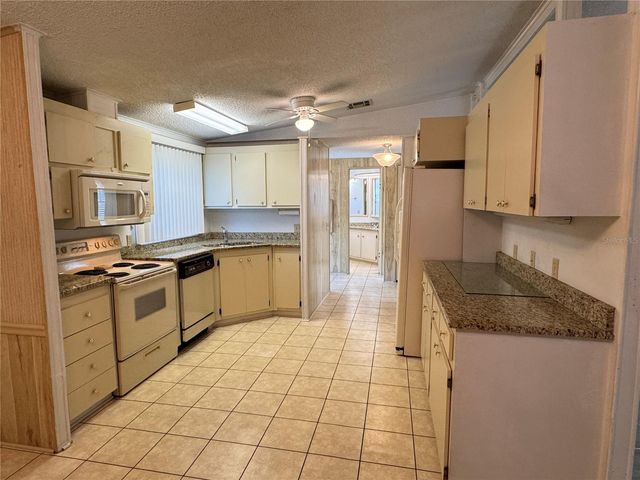 25100 PINE HILL, Leesburg, FL 34748