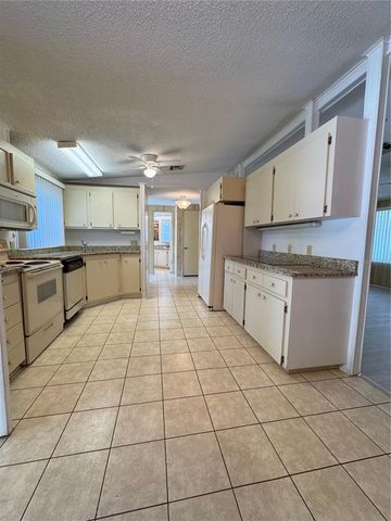 25100 PINE HILL, Leesburg, FL 34748