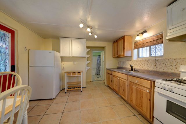 1508 Edith Boulevard NE, Albuquerque, NM 87102