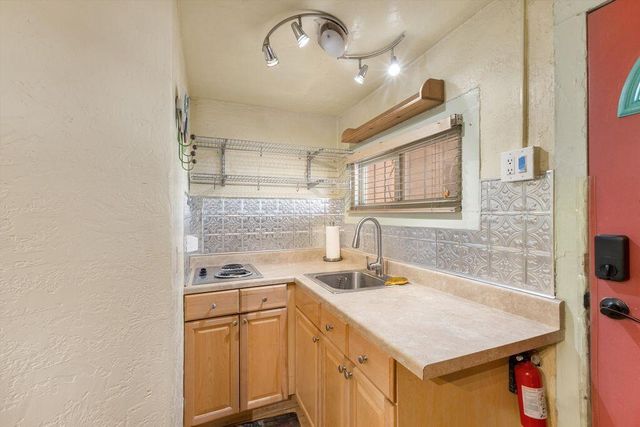 1508 Edith Boulevard NE, Albuquerque, NM 87102