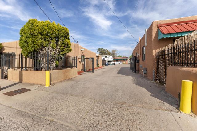 1508 Edith Boulevard NE, Albuquerque, NM 87102