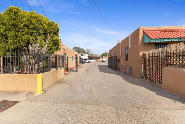 1508 Edith Boulevard NE, Albuquerque, NM 87102