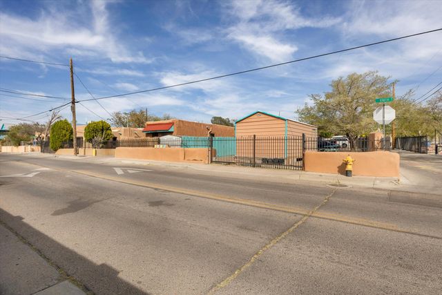 1508 Edith Boulevard NE, Albuquerque, NM 87102