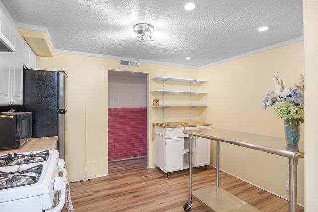 1508 Edith Boulevard NE, Albuquerque, NM 87102