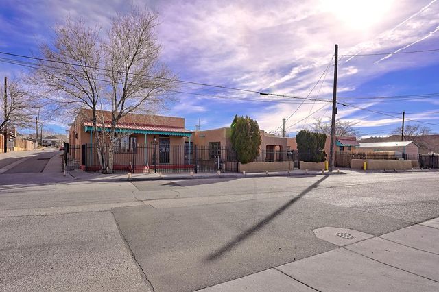 1508 Edith Boulevard NE, Albuquerque, NM 87102