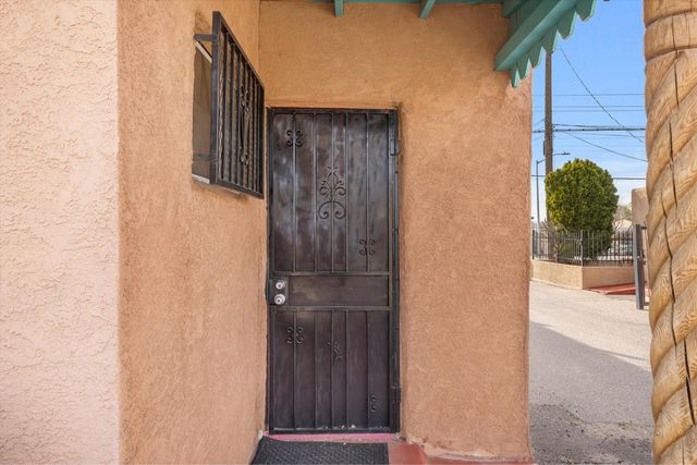 1508 Edith Boulevard NE, Albuquerque, NM 87102