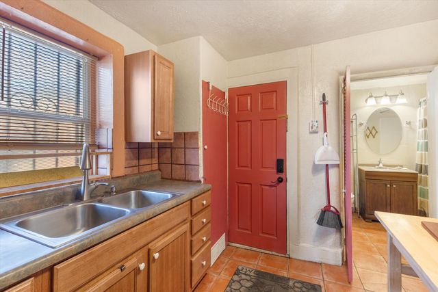 1508 Edith Boulevard NE, Albuquerque, NM 87102