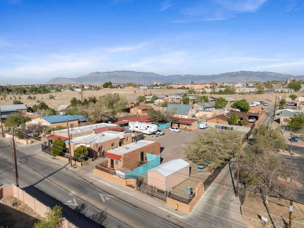 1508 Edith Boulevard NE, Albuquerque, NM 87102