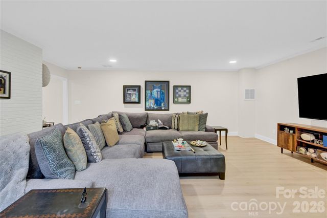 5476 Deer Run Court, Davidson, NC 28036