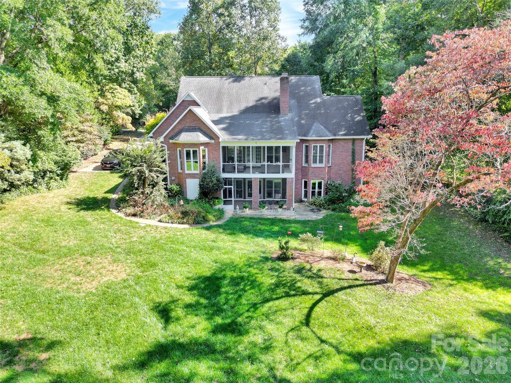 5476 Deer Run Court, Davidson, NC 28036