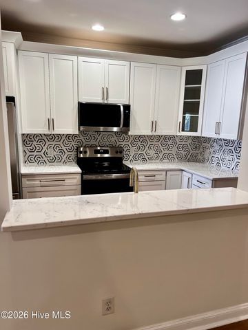 1600 Sturdivant Drive Apt 51, Wilmington, NC 28403