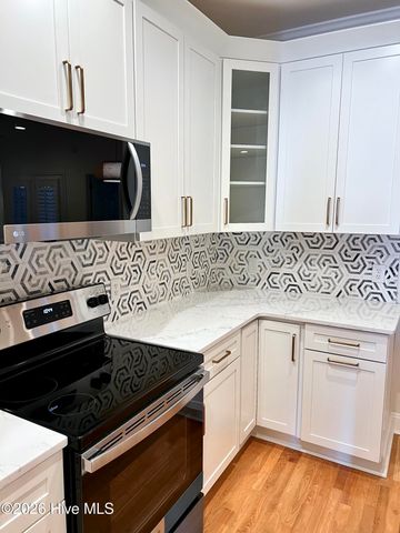 1600 Sturdivant Drive Apt 51, Wilmington, NC 28403