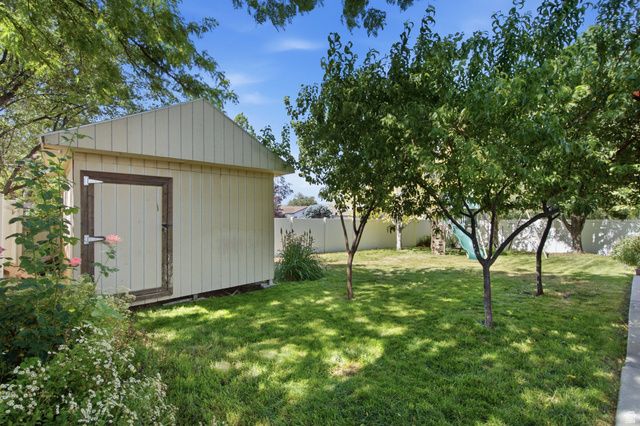 444 E WILDE CHERRY WAY, Sandy, UT 84070