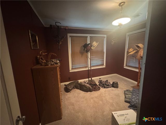 27 Wallace Lane, Victoria, TX 77904