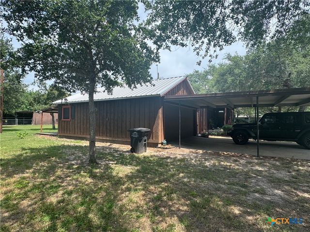 27 Wallace Lane, Victoria, TX 77904