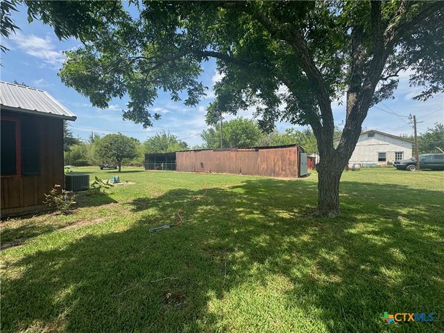 27 Wallace Lane, Victoria, TX 77904