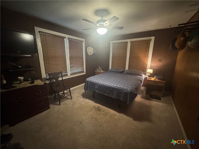 27 Wallace Lane, Victoria, TX 77904