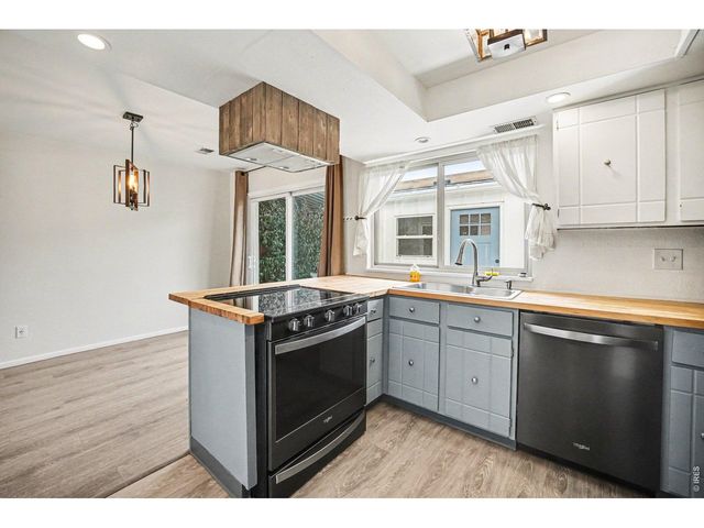 474 S Carr St, Lakewood, CO 80226