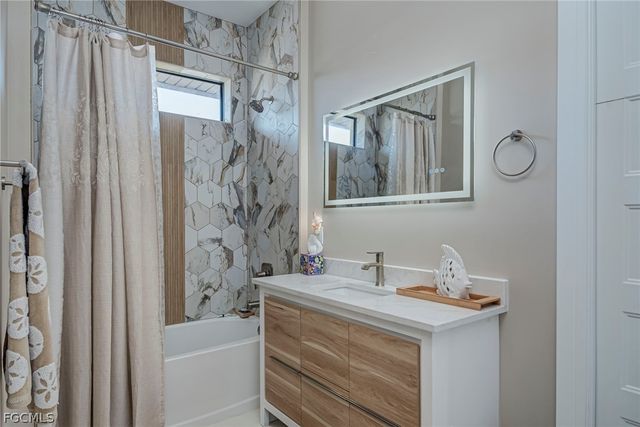 1807 SW 46th TER, Cape Coral, FL 33914