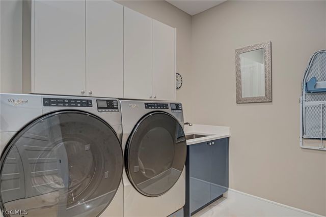 1807 SW 46th TER, Cape Coral, FL 33914