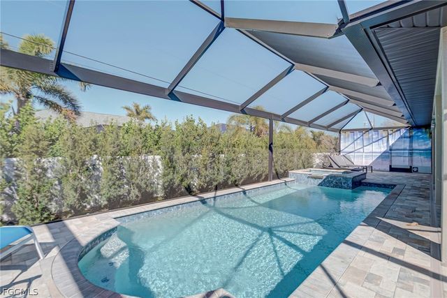 1807 SW 46th TER, Cape Coral, FL 33914