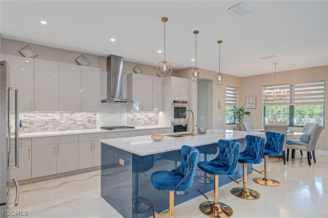 1807 SW 46th TER, Cape Coral, FL 33914