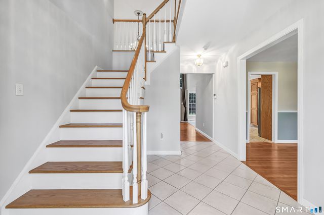 20 North Pasture Lane, Stratford, CT 06614