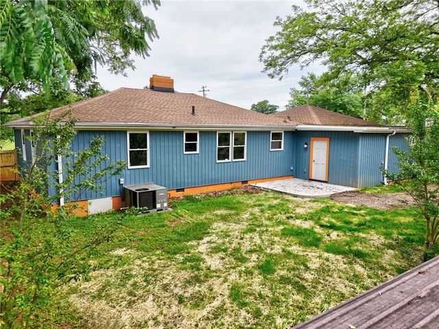 1010 Log Shoals Road, Mauldin, SC 29662